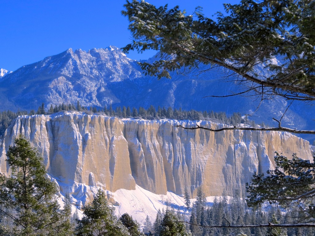 Frosted Hoodoo Layer Cake